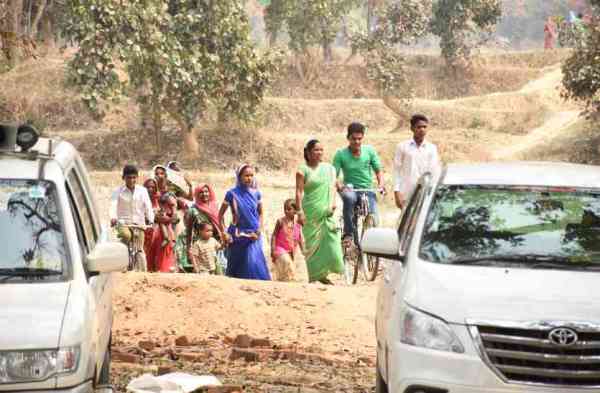 Photo Gallery : भैंसामुड़ा समाधान शिविर में पहुंचे डॉ. रमन सिंह, उमड़ा जनसैलाब, देखिए झलकियां...