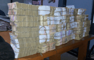 banks-cash-cessation-lakhs-of-rupees-should-also-be-given-10-10-notes