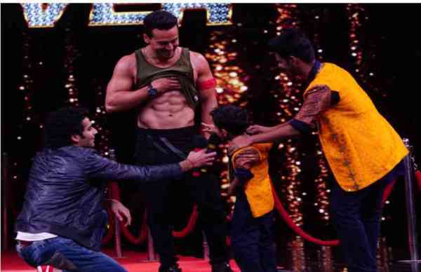 ‘सुपर डांसर 2’ के सेट पर दिशा और टाइगर ने बिखेरा अपने डांस का जलवा