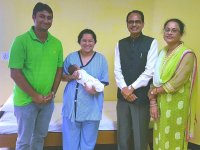 letest news rewa : CM gives Blessing to daughter of Rewa Rajgharna