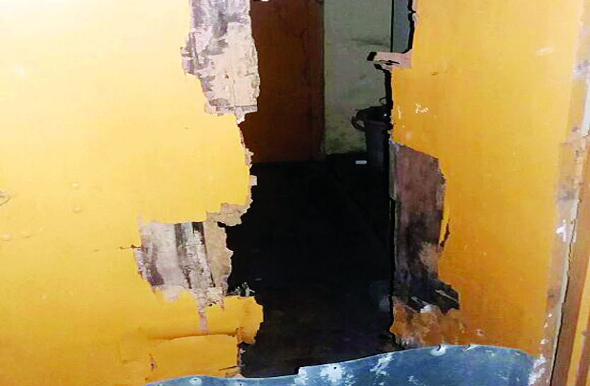 सूने मकान में चोरों का धावा, एलईडी, गहने समेत हजारों का नकदी किया पार