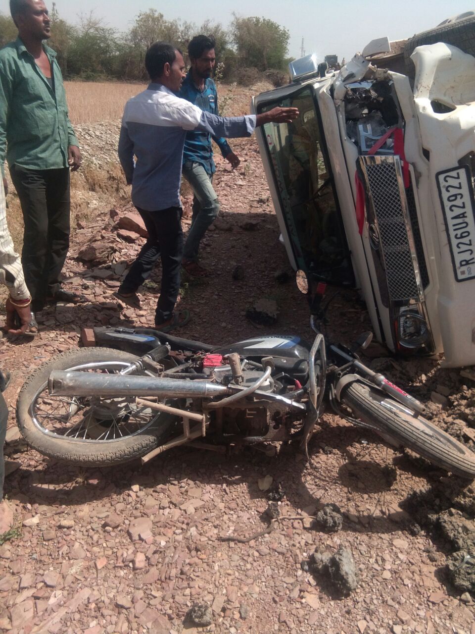 Bike riders collided Dblana station Bolero death of two farmers