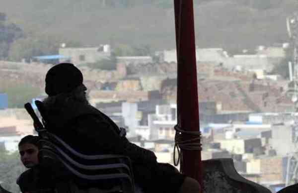 'ठग्स ऑफ हिंदोस्तां' के सेट से फातिमा और बिग बी की तस्वीरें हुई आउट, योद्धा के लुक में दिखीं फातिमा