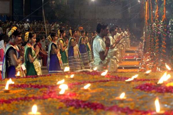 German President in Famous ganga arti