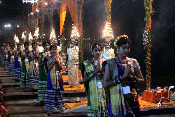 German President in Famous ganga arti