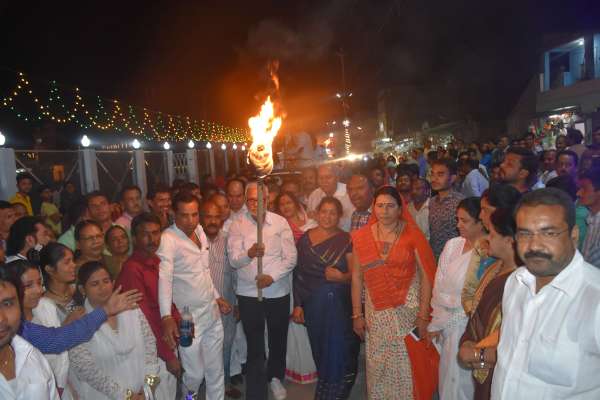 Torch rally in memory of martyrs