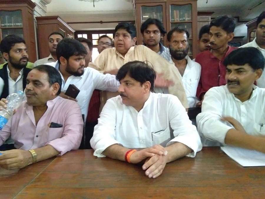 राजेश मिश्र, संजय सिंह, संजीव सिंह