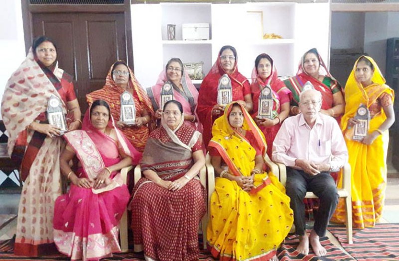 विदुषी रत्न से सम्मानित