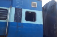 मामला नियंत्रित करने पहुंचे आरपीएफ एसआई को धुना, आरक्षक को जमकर पीटा