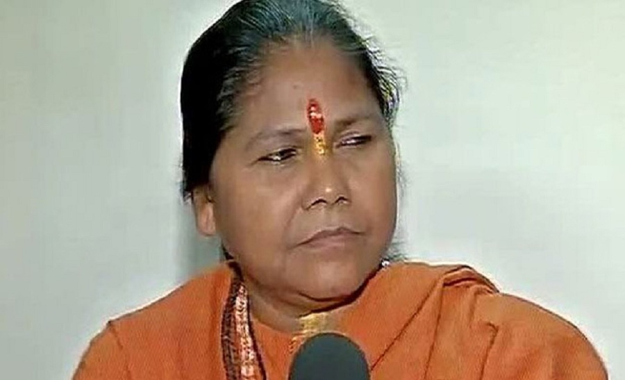 अन्ना आंदोलन पर साध्वी का बड़ा हमला, कहा एक और केजरीवाल पैदा करना चाहते हैं अन्ना हजारे