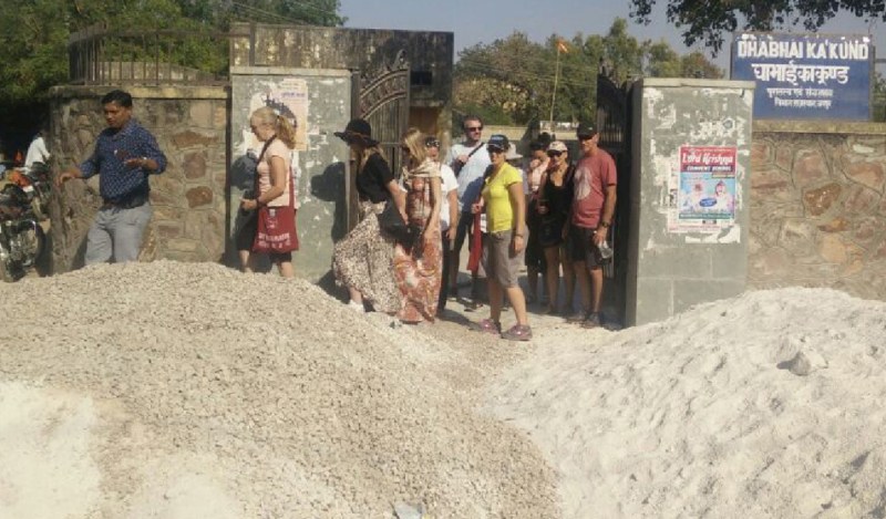 Businessmen worried about the decline in the number of tourists in the