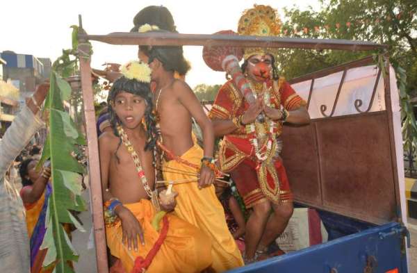 Photo Gallery : रामनवमीं पर निकाली गई शोभायात्रा, राम-लक्ष्मण व सीता की झांकियां रहीं आकर्षण का केंद्र