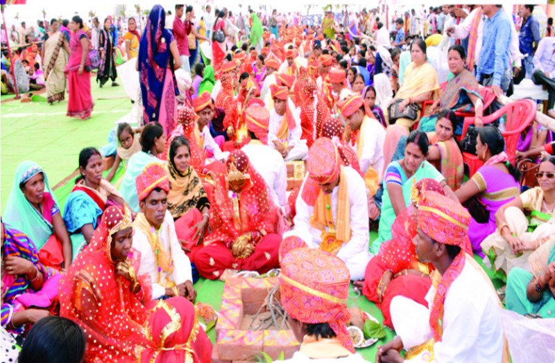 सामूहिक विवाह : एक-दूजे के हुए 117 जोड़े , सुख हो या दुख जीवन भर साथ निभाने की खाईं कस्में