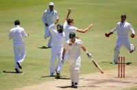 south Africa best Australia by 322 and lead the series by 2-1