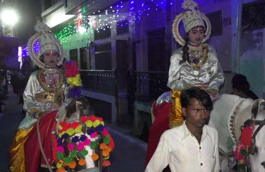 कासगंज में बैंड-बाजों के साथ निकली श्रीराम जन्मोत्सव शोभायात्रा, देख तस्वीरें