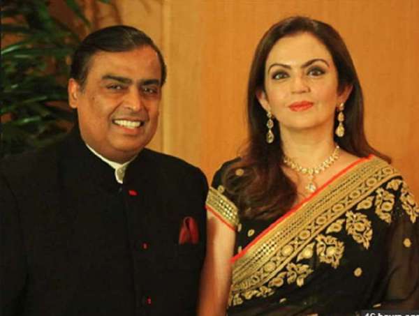 Fashion,Mukesh Ambani,Ambani,Engagement,saree,life style,neeta ambani,