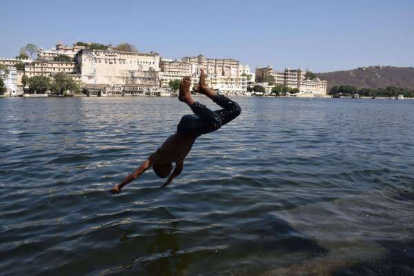 lake pichola