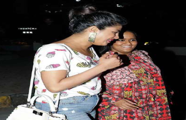 सलमान की बहन के साथ इस अंदाज में नजर आई प्रियंका चोपड़ा