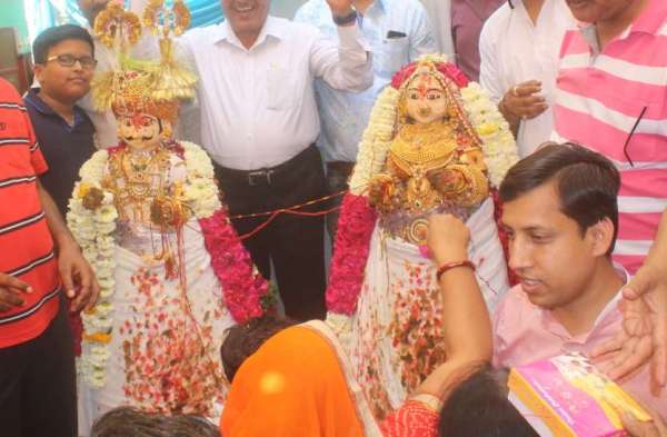 ladies gathered and celebrate gangour festival in ajmer