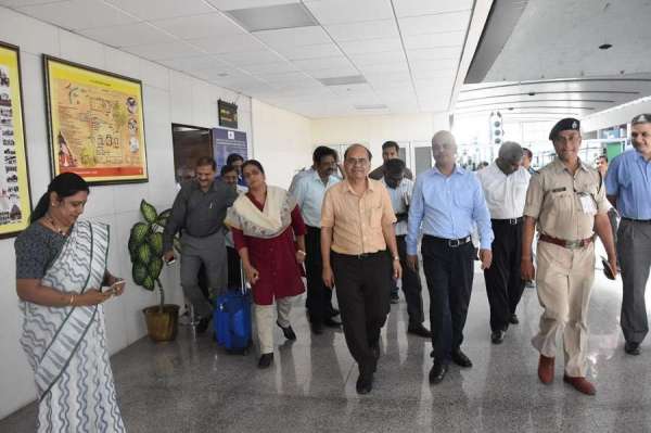 BHU के नए VC डॉ राकेश भटनागर पहुंचे काशी, एयर पोर्ट पर हुआ भव्य स्वागत