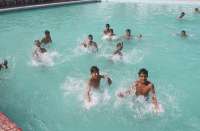 beautiful pics of pool party in summer season