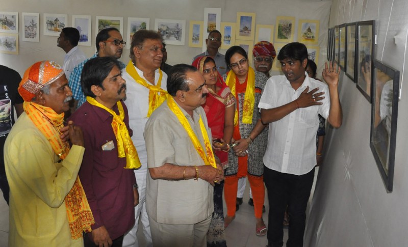 Pura Beauty of 'Tikkashi' in the photo and photo exhibition.