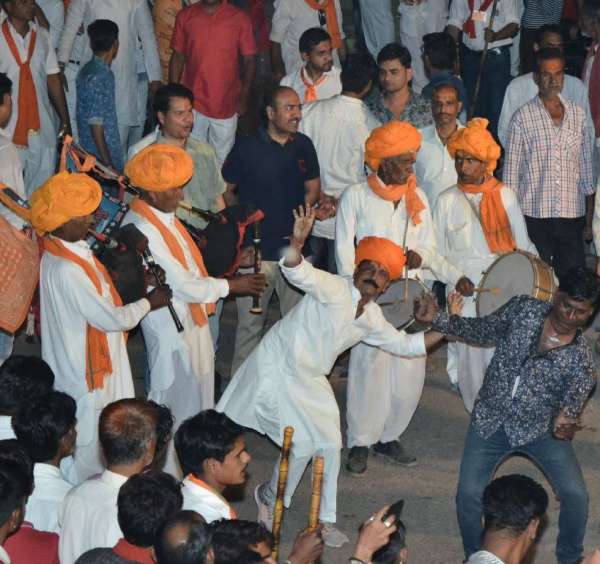 raamajee milenge...prabhu raamajee milenge...dekhie tasveeren