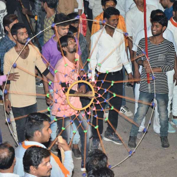 raamajee milenge...prabhu raamajee milenge...dekhie tasveeren