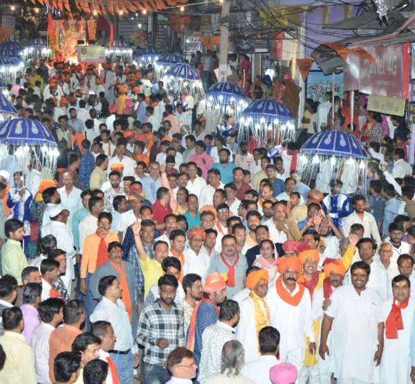 raamajee milenge...prabhu raamajee milenge...dekhie tasveeren