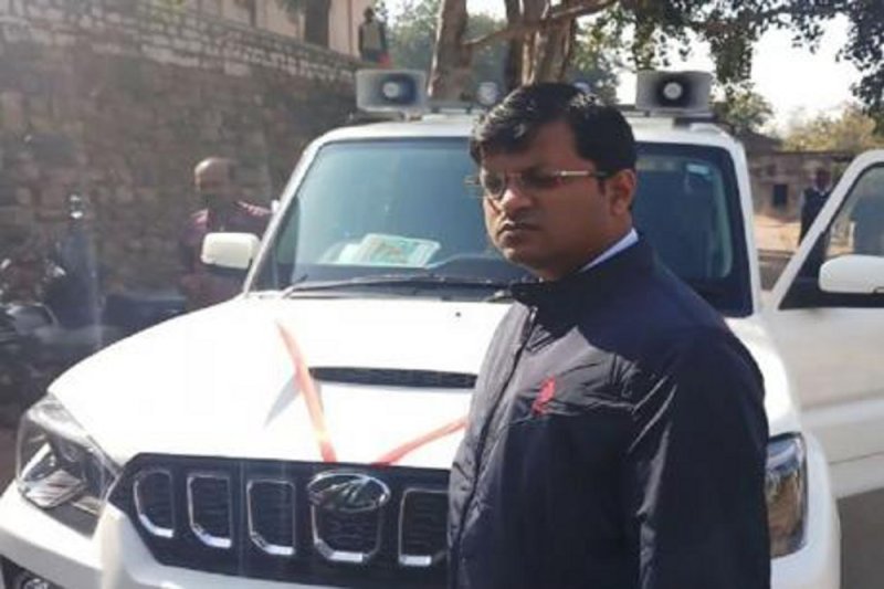 threatening to kill ias officer arpit verma by sand mafia in Sidhi