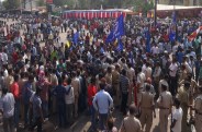 आंदोलन करने वाले दुकान बंद करने व्यापारियों पर बना रहे थे दबाव