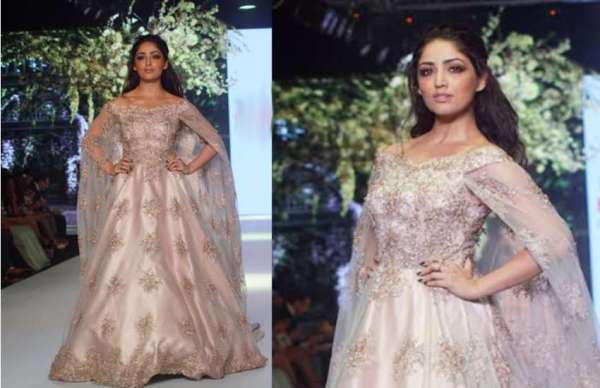 रैंप पर डिजाइनर ड्रेसेज में दिखीं टीवी और बॅालीवुड की यह पॅापुलर एक्ट्रेसेस, देखें तस्वीरें