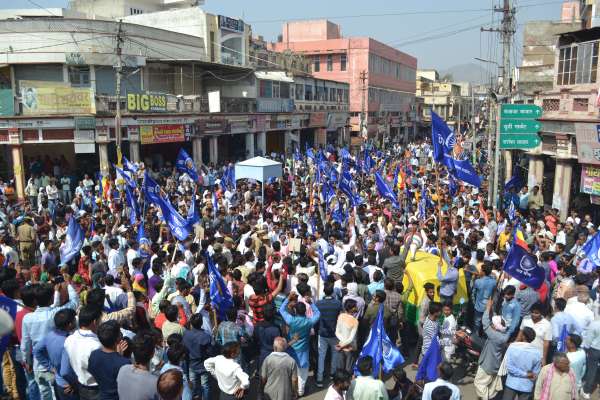 PHOTOS OF SUPPORTERS OF INDIA SHUTDOWN CROWD
