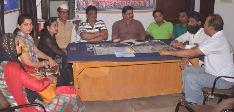 Government fails to fulfill promise of 15 lakh people, fails on every