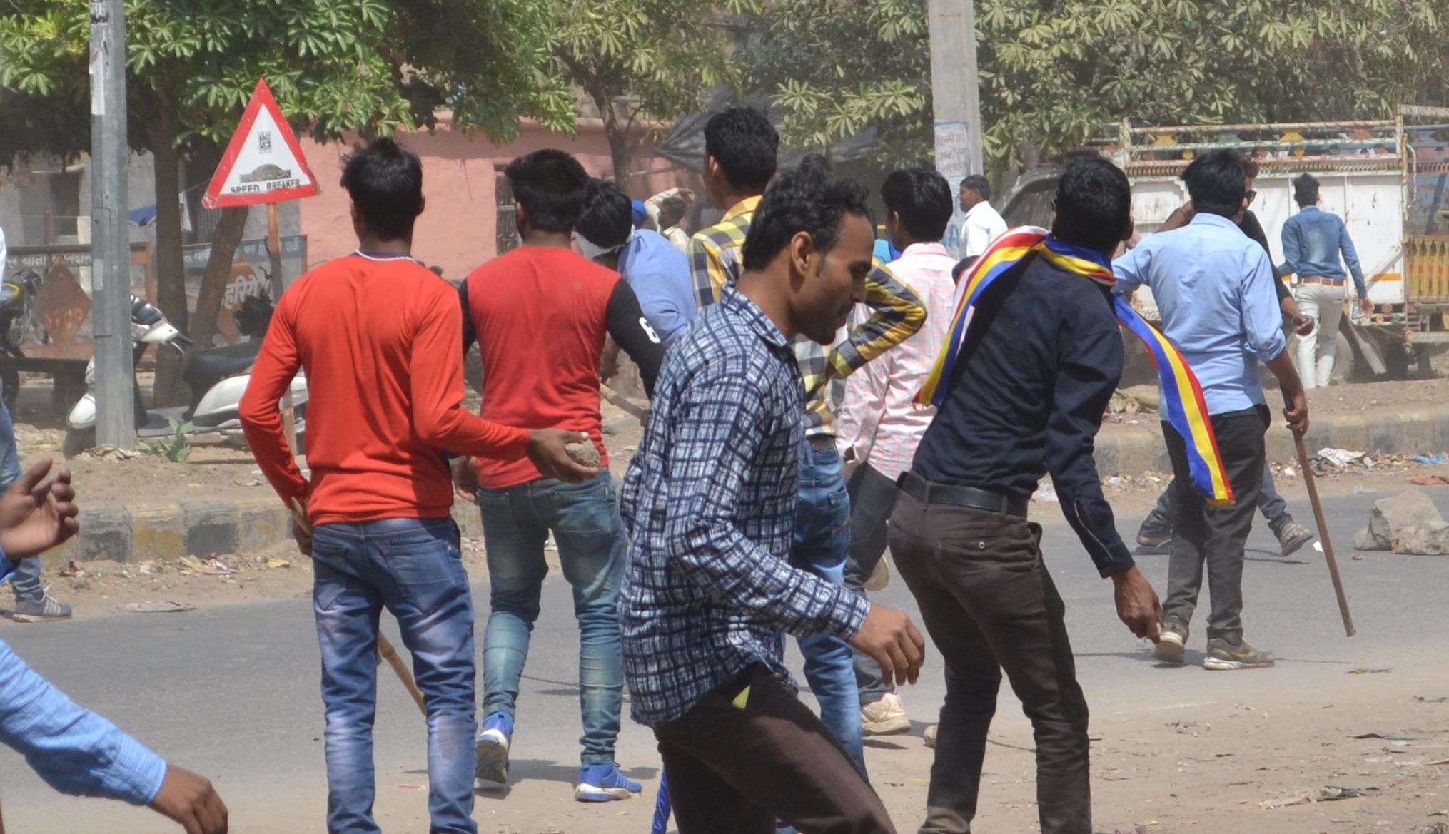 POLICEMAN INJURED IN VIOLENCE IN ALWAR