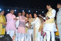 Government will give jobs to one lakh youth