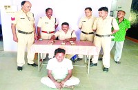 पिकप वाहन चालक ने पुलिस से कहा, बाइक चालकों ने पत्थर मारकर लूट ले गए हजारों रुपए, आरोपी सामने आया तो पुलिस के उड़ गए होश