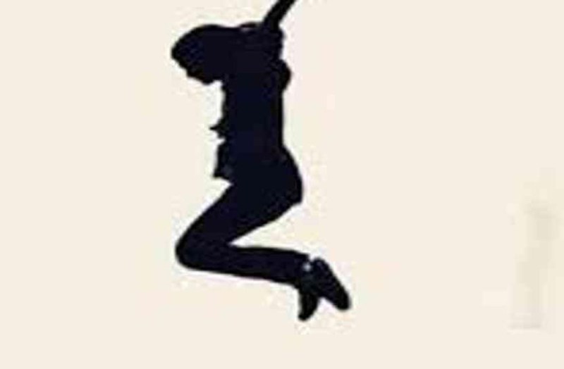 छत से छलांग