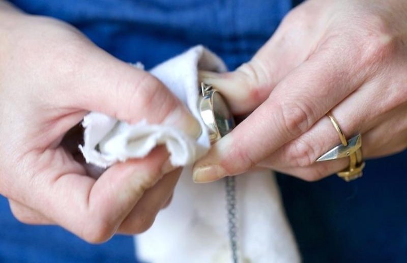 how to clean jewellery