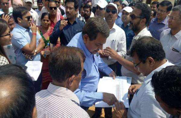 Prime Minister will take the button 