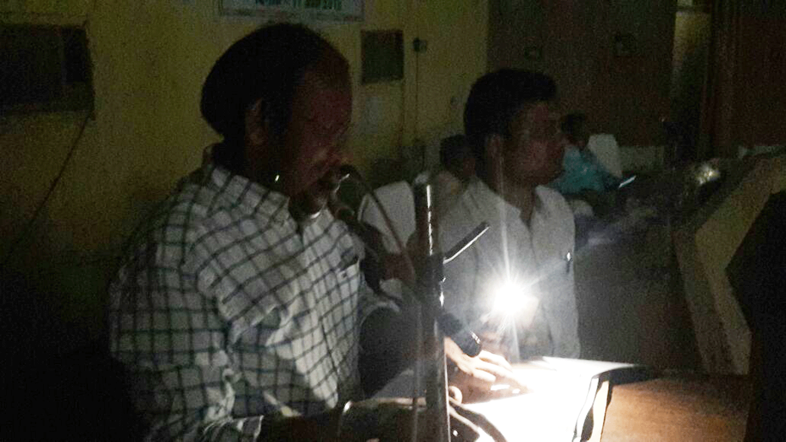 Ayodhya Nagar Nigam meeting held in without Light