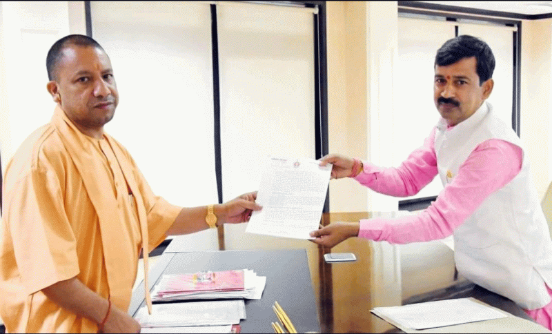 Mayor Nagar Nigam ayodhya Rishikesh Upadhyay met CM Yogi Adityanath