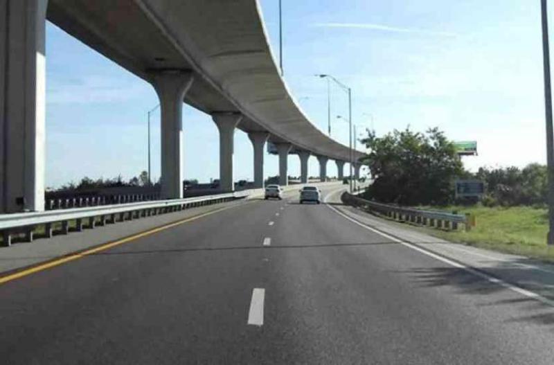 single pillar elivated road