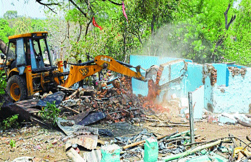 Collectorate complex Jcb Dropping 10 houses