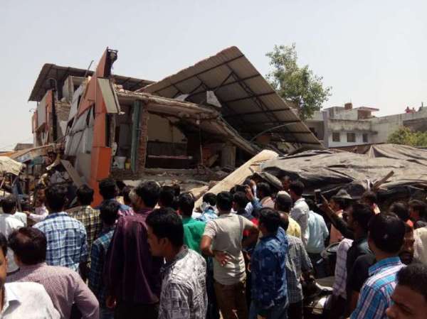 Two-storey beer bar in Kota collapsed