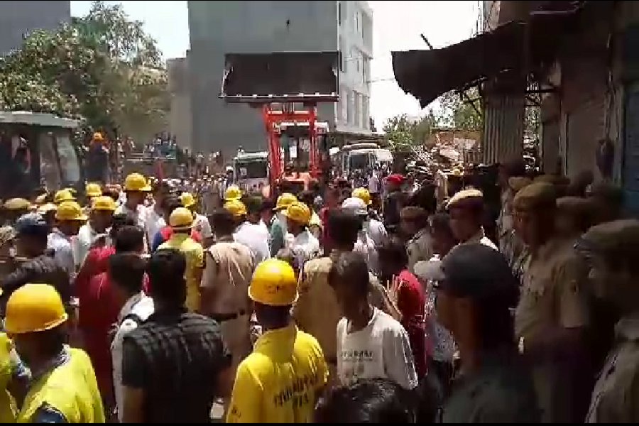 beer bar collapse in kota
