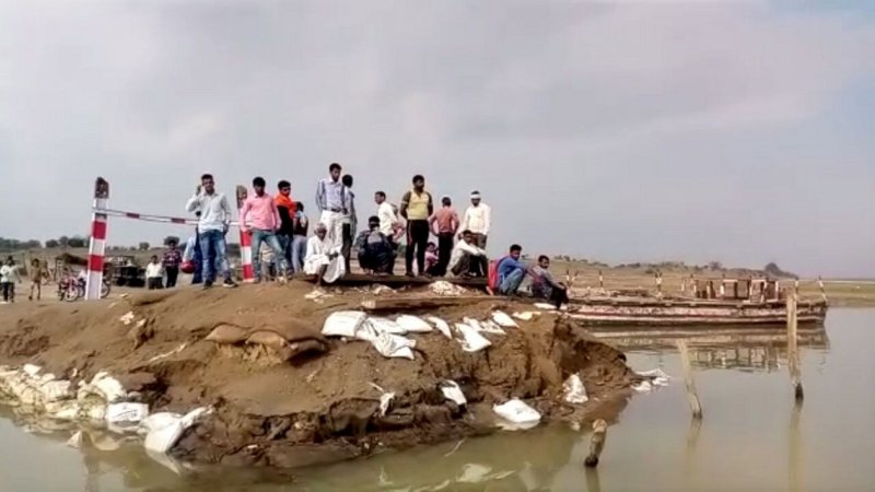 Morena News, Morena Hindi News, Mp News, Morena, Bridge, Chambal River, Accident