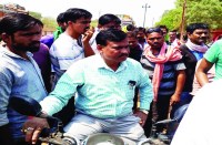 धान उठाव के लिए पहले मैं के चक्कर में ट्रांसपोर्टरों में हुआ विवाद, राइस मिल में भिड़े ट्रांसपोर्टर