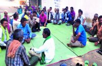 साप्ताहिक बाजार में व्यापारियों से मनमानी वसूली करने व न देने पर व्यापारियों के साथ मारपीट करने वालों के खिलाफ नहीं की जा रही कार्रवाई