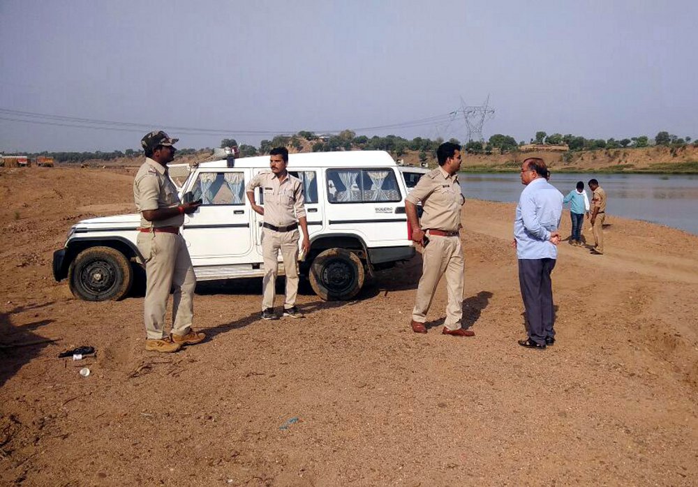 panna Illegal sand mining Big action in mp police